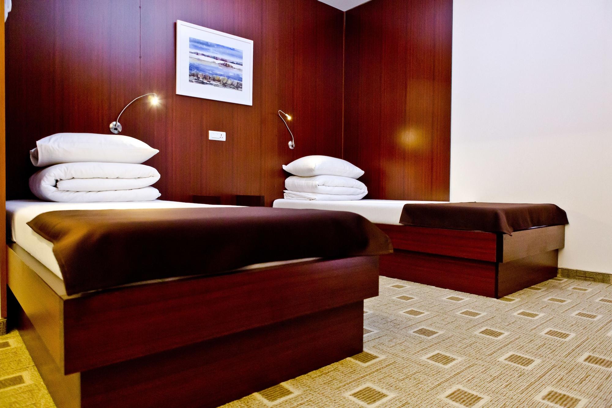 Hotel Olsi Chisinau Ngoại thất bức ảnh