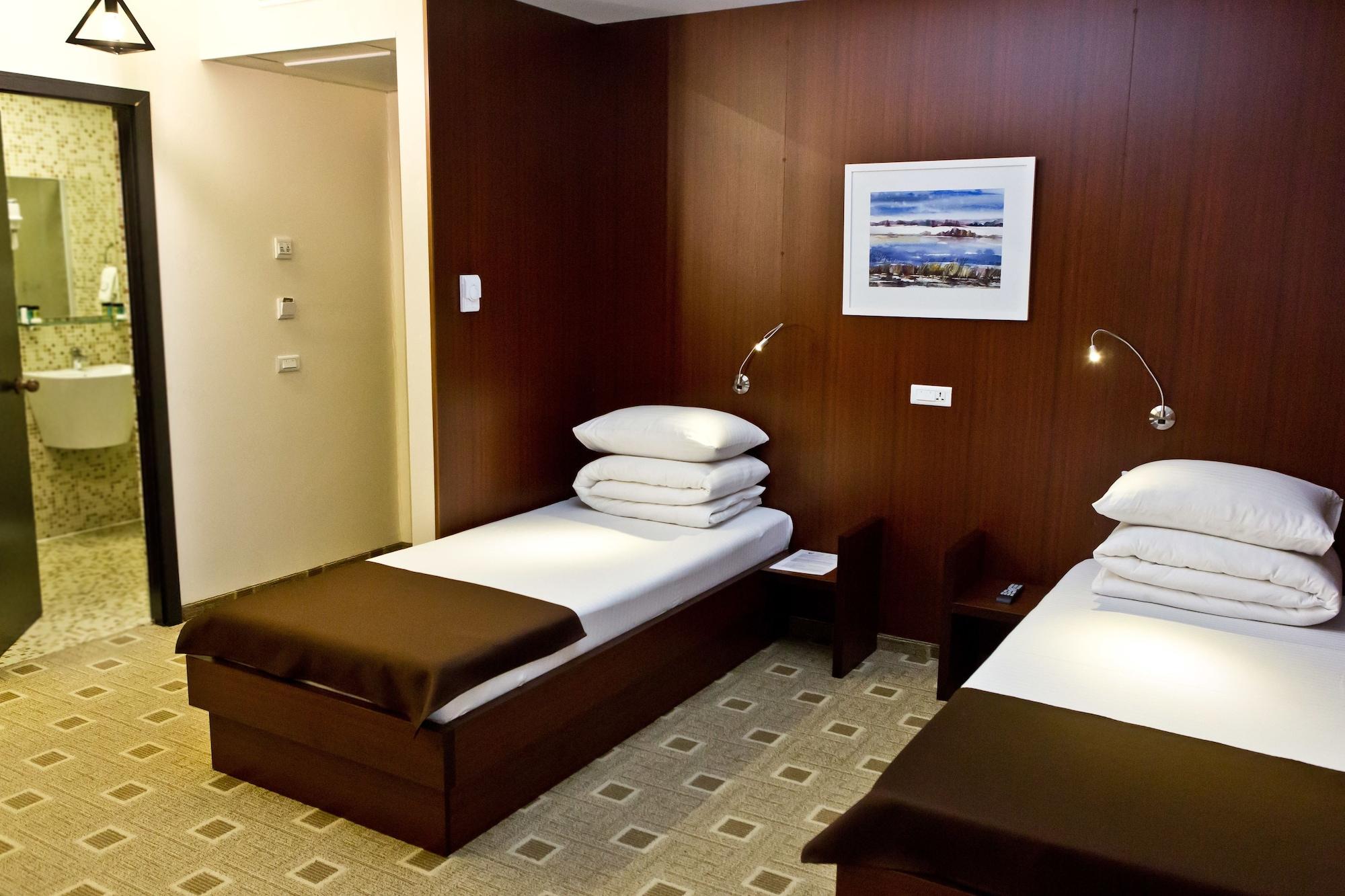 Hotel Olsi Chisinau Ngoại thất bức ảnh